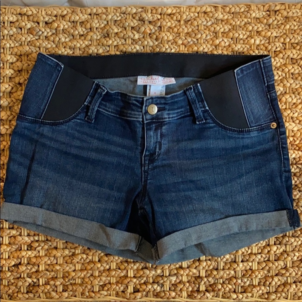 Ingrid & Isabel Maternity Denim shorts size 4 EUC